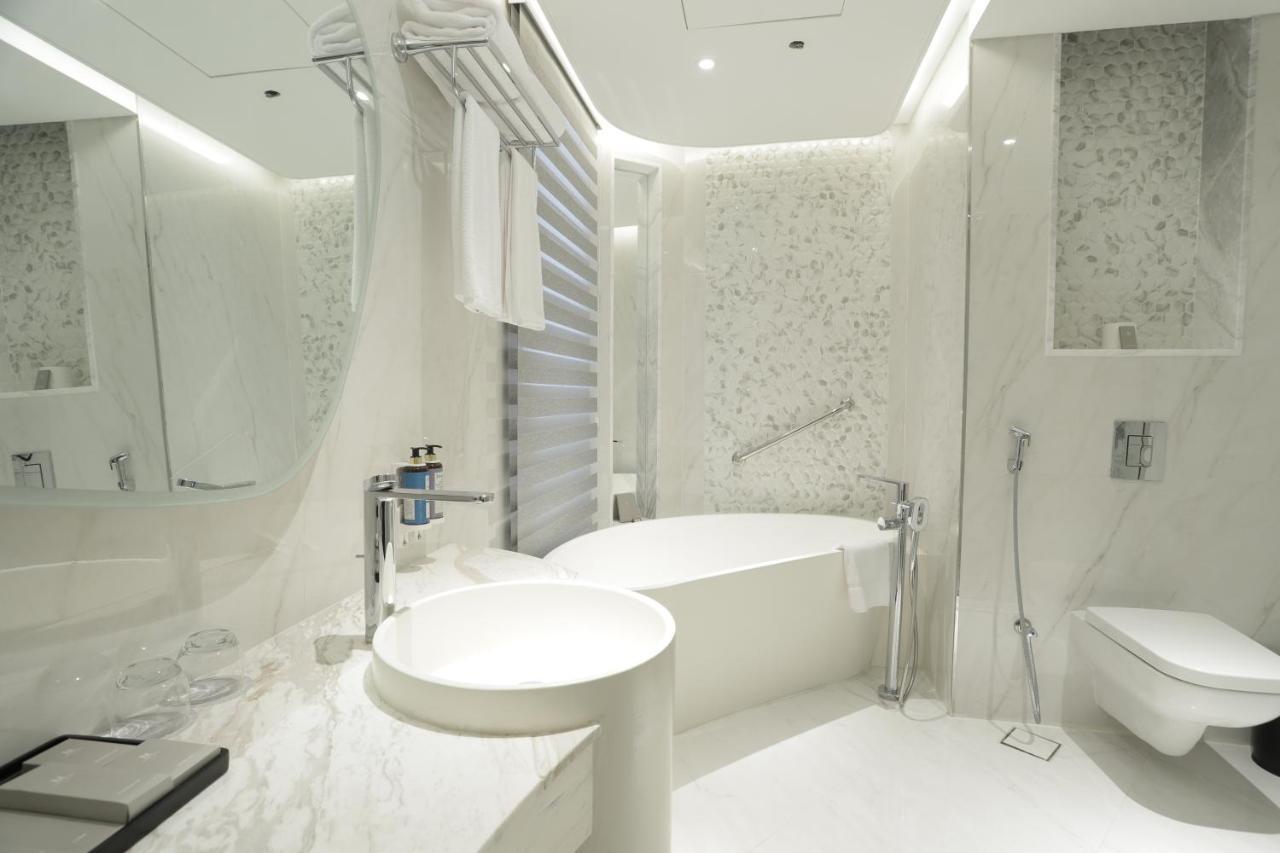 Century Marina Hotel - Lusail Exterior foto Bathroom